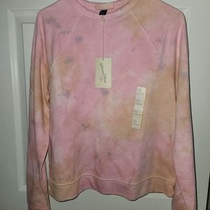 Woman's sweater size small pink new with tags